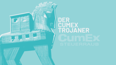 Das trojanische Pferd und daneben die Caption "Der CumEx Trojaner" und blass "CumEx Steuerraub".